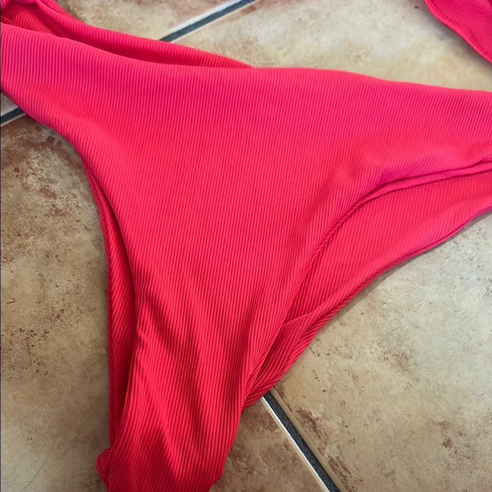 Red Bikini Set - Picture 4 of 4